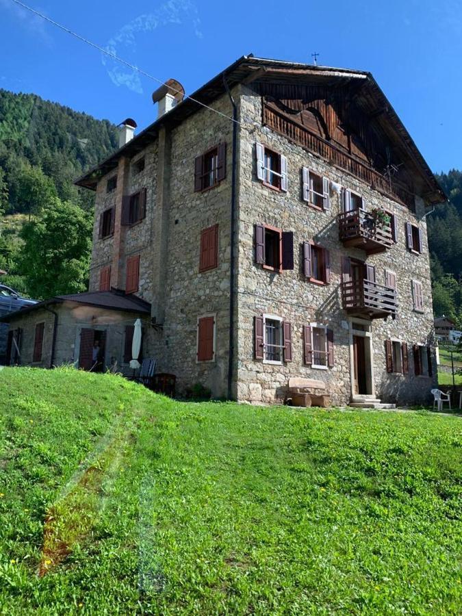 L' Antica Casa Di Maria Lilia Apartment Pieve di Cadore Luaran gambar